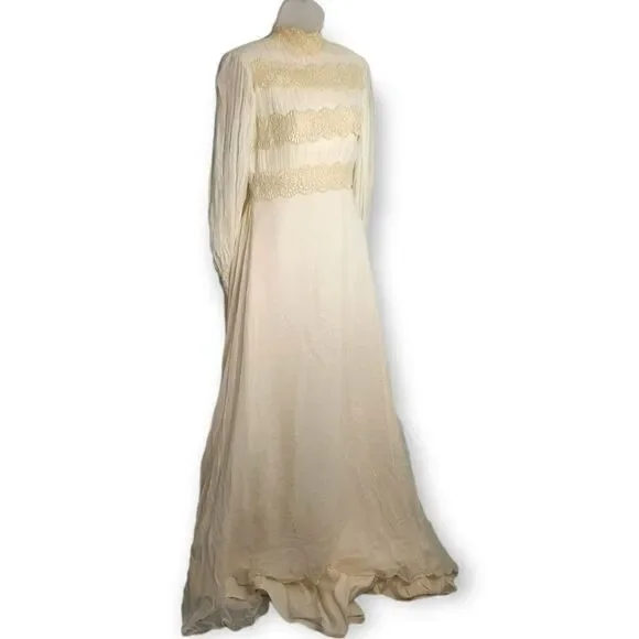 Vintage 1970s Wedding Gown size 10 - Picture 2 of 13